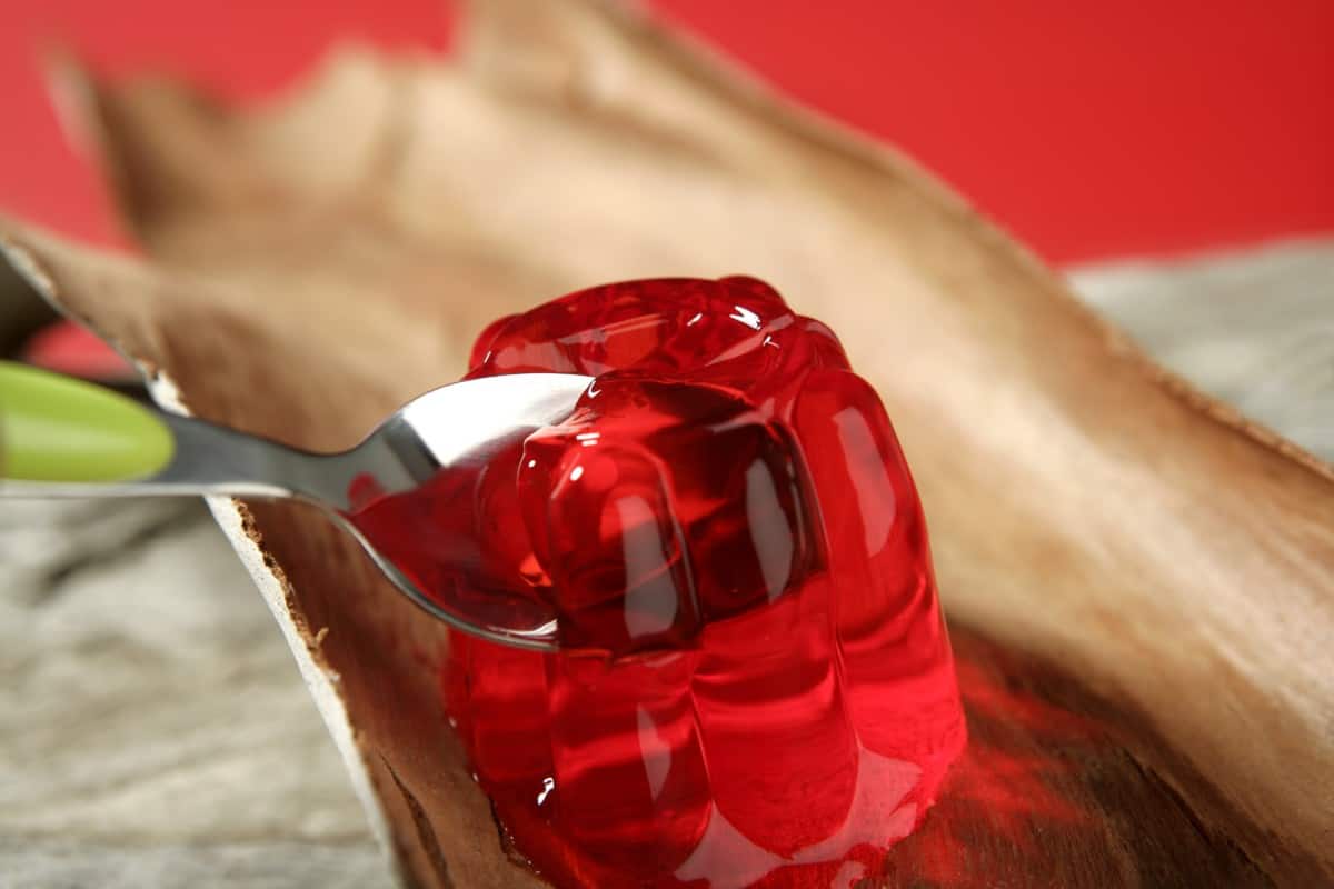 Hausgemachtes Gelee: ein Rezept voller Kollagen, das gegen die Hautalterung hilft
