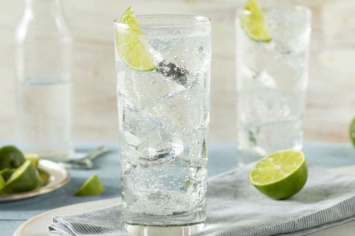 Ist kohlensäurehaltiges Wasser gesund? Was passiert im Körper nach dem Konsum von kohlensäurehaltigem Wasser?