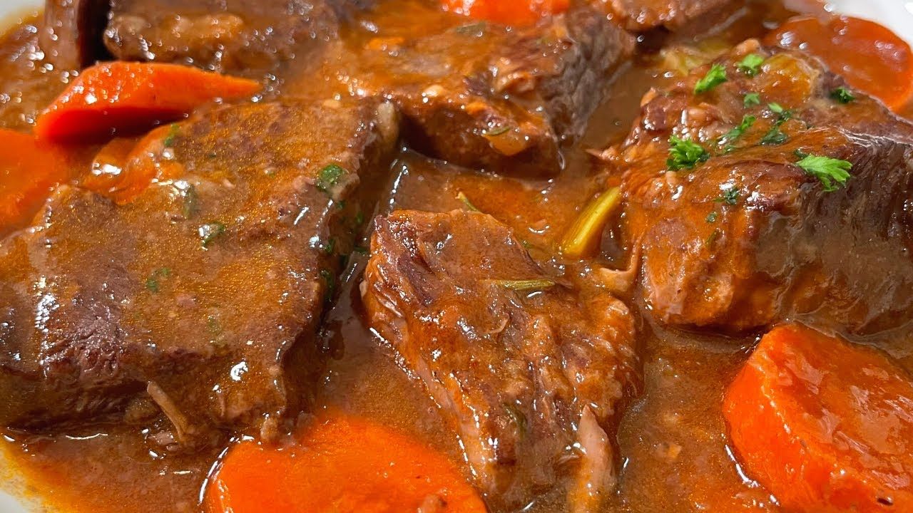 Das Rindfleisch zergeht auf der Zunge, es ist zart und saftig. Ein befreundeter Koch hat mir gezeigt, wie man das macht.
