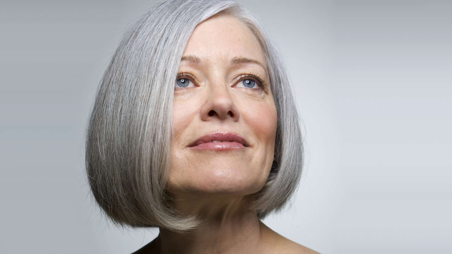 Friseur: „Man sagt, dass man sich mit 50 Jahren die Haare schneiden lassen sollte, um jünger auszusehen, aber das ist ein großer Fehler.“