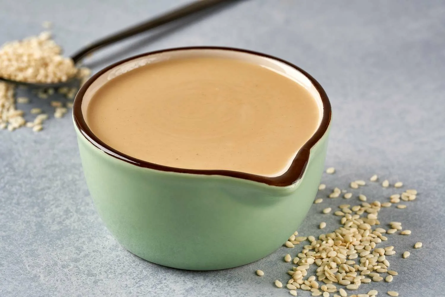 Es reicht, einen Teelöffel in den Kaffee zu geben. Der Appetit verschwindet für lange Zeit. Das ist das Geheimnis der Griechinnen!