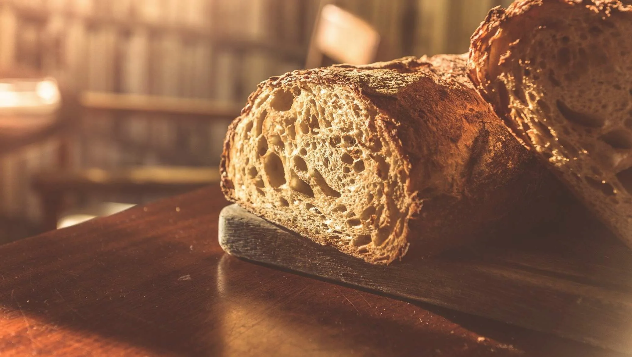 Ernährungsberater: „Um schnell ein paar Kilo Fett zu verlieren, ist es wichtig, während der Mahlzeiten auf Brot zu verzichten.“