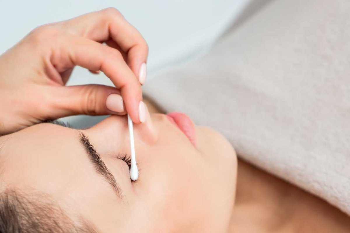 Einfacher Make-up-Trick für einen Lidstrich in 3 Sekunden. Probieren Sie es aus!