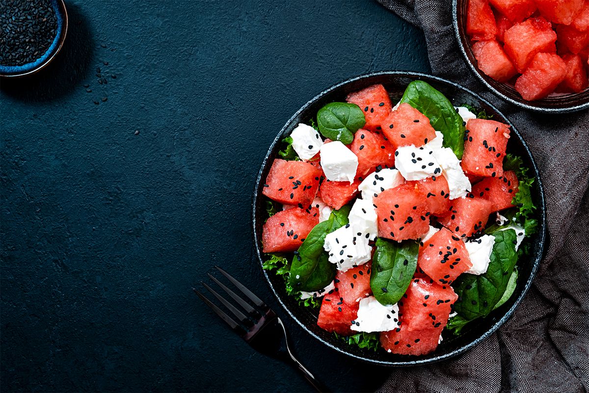 Dieser Wassermelonensalat lässt Sie Salat und Tomaten vergessen (und Sie brauchen nur ein paar Zutaten)