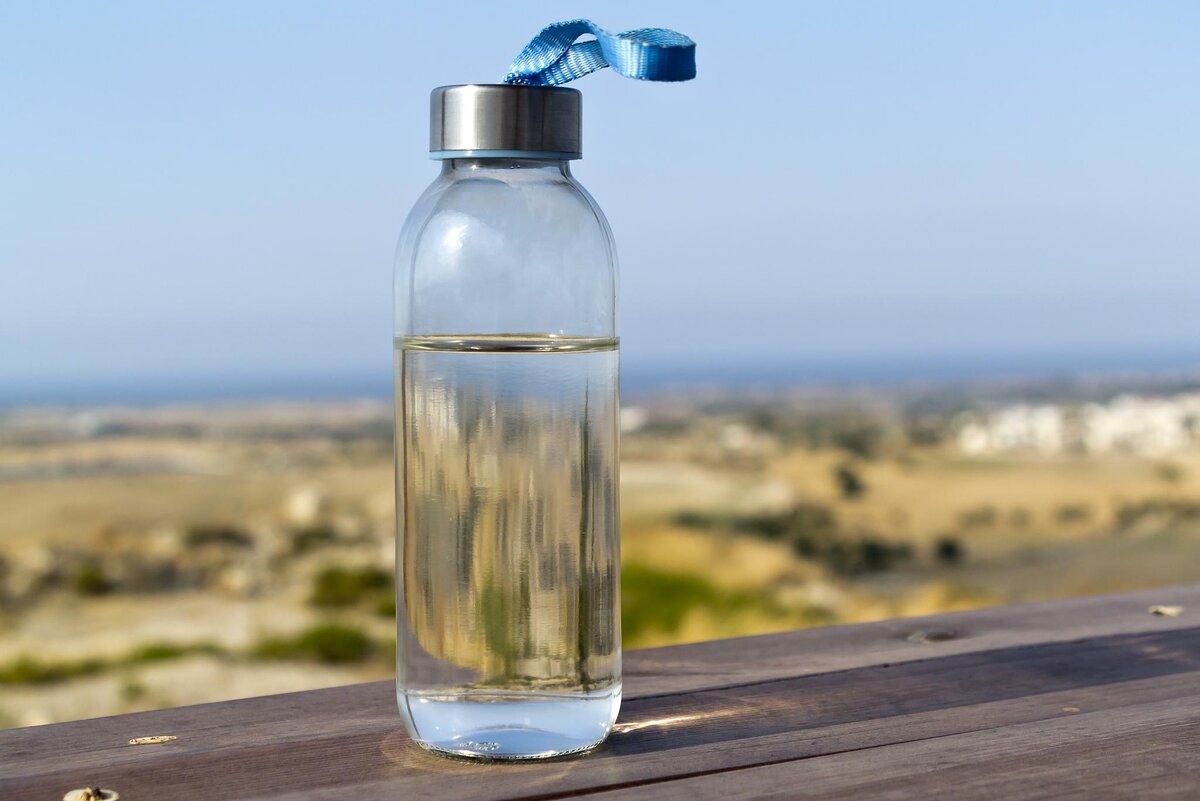 Dieses Wasser ist giftig. Die Deutschen wissen das nicht, aber sie trinken es in großen Mengen.