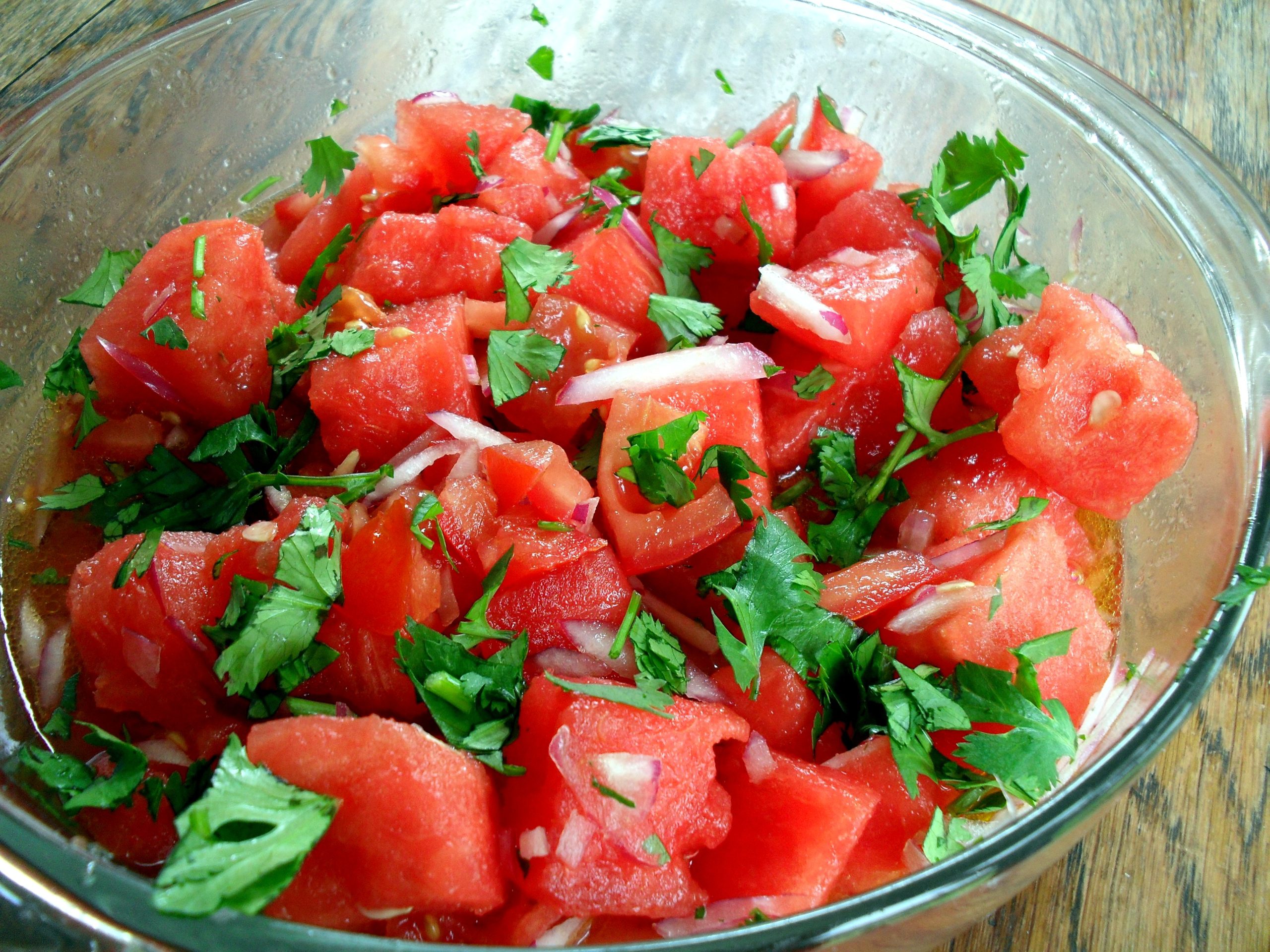 Fügen Sie immer Tomaten hinzu. So holen Sie das Beste und Gesündeste aus ihnen heraus
