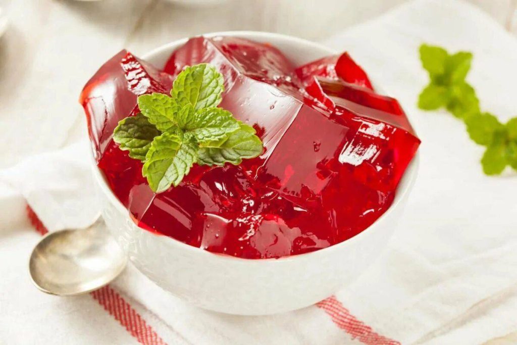 Wie man Gelee selbst herstellt: ein Rezept voller Kollagen, das gegen die Hautalterung hilft