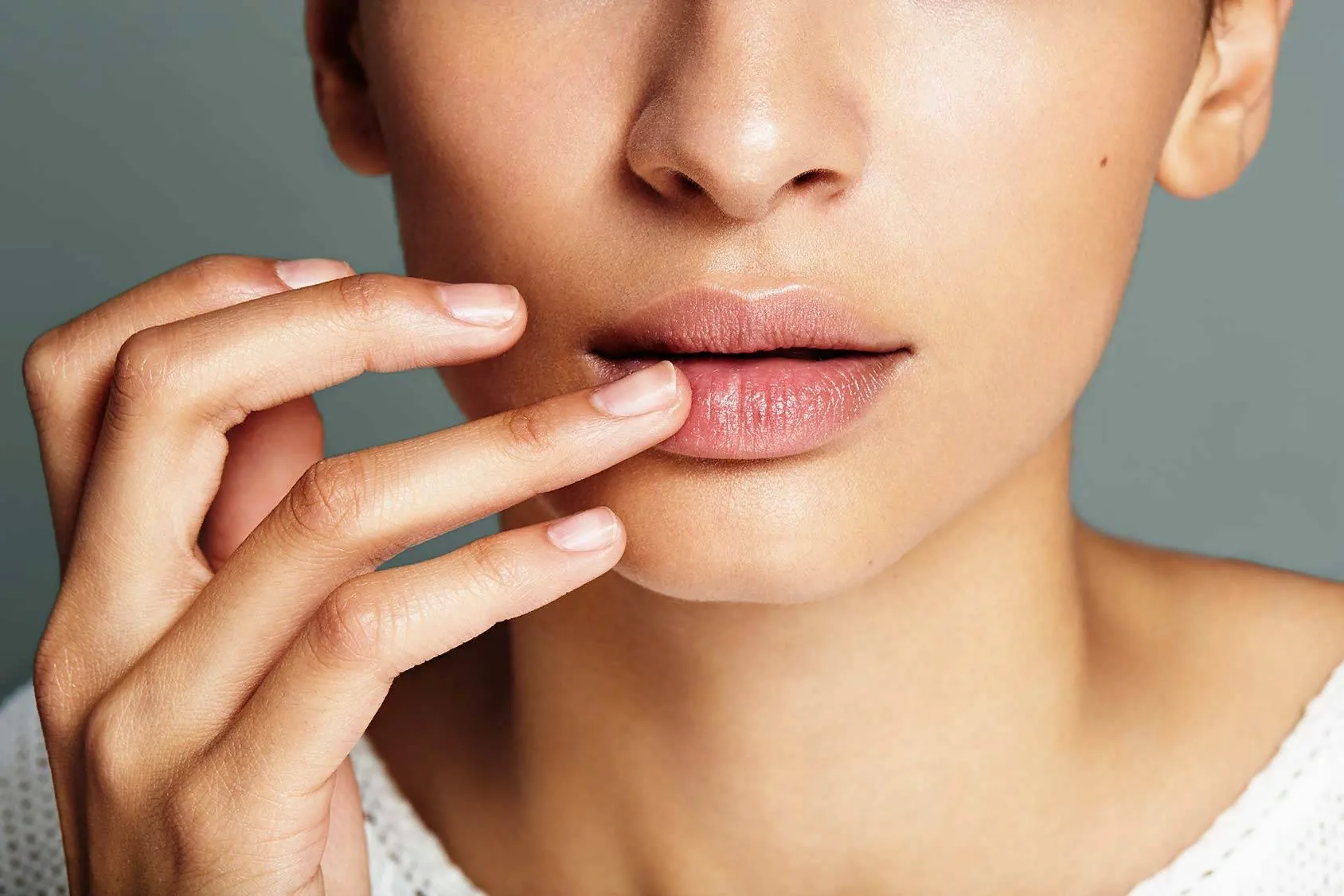 Meine Großmutter hat mir beigebracht, dass die beste Lippenstiftfarbe die ist, die man sieht, wenn man den Finger an die Lippen drückt.